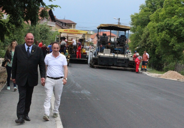 Završeno asfaltiranje putne dionice od semafora prema Ciljugama