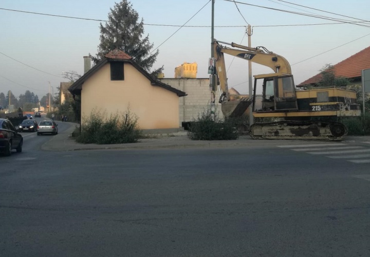 Počeli radovi na izgradnji raskrsnice kod Prve osnovne škole u Živinicama