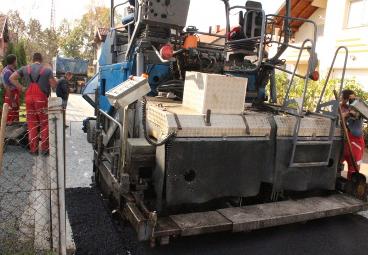 Asfaltiranje novih dionica puteva na području Općine Živinice