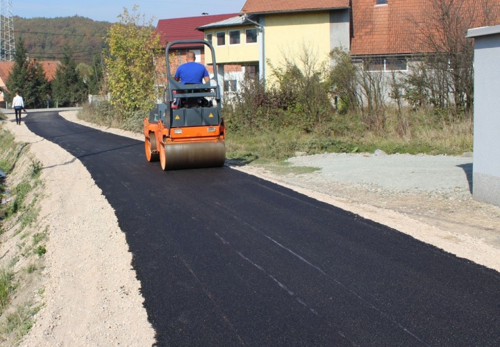 Završeno asfaltiranje novih dionica puta u Višći Donjoj