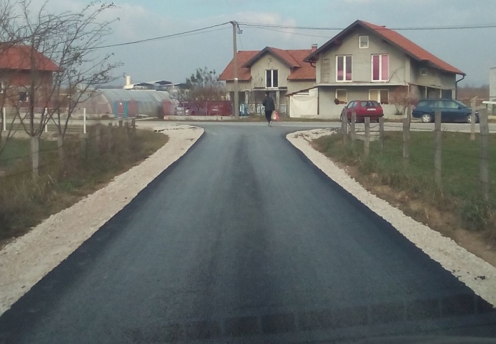 Asfaltirana dionica puta Trasa-Bašigovci prema Kovačima