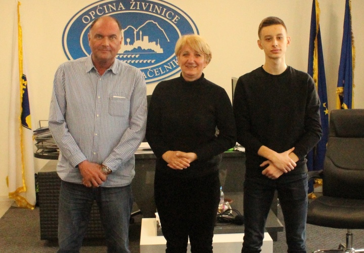 Prijem za aktuelnog juniorskog prvaka u atletici Hajrudina Vjezovića