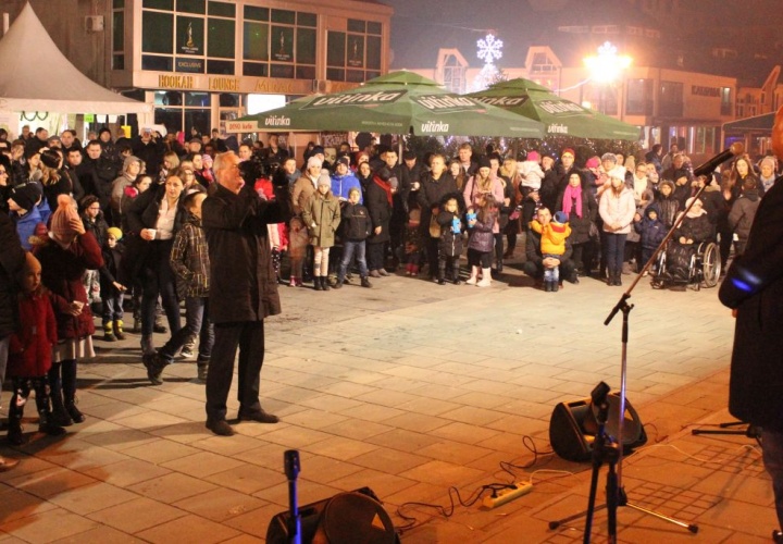 Uz vatromet svačano zatvorena manifestacija Dani dijaspore u Živinicama