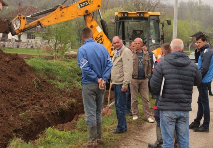 Radovi druge faze izrade kanalizacionog kraka u Lukavici Donjoj