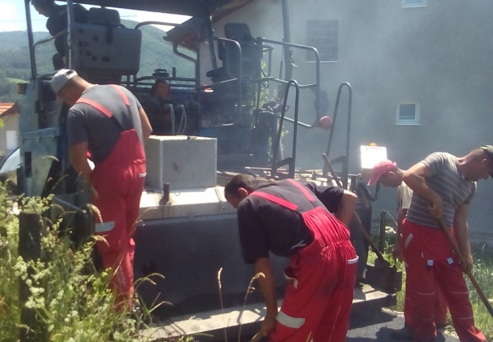 U Mjesnoj zajednici Zelenika asfaltirana nova dionica puta po Programu “marka na marku”