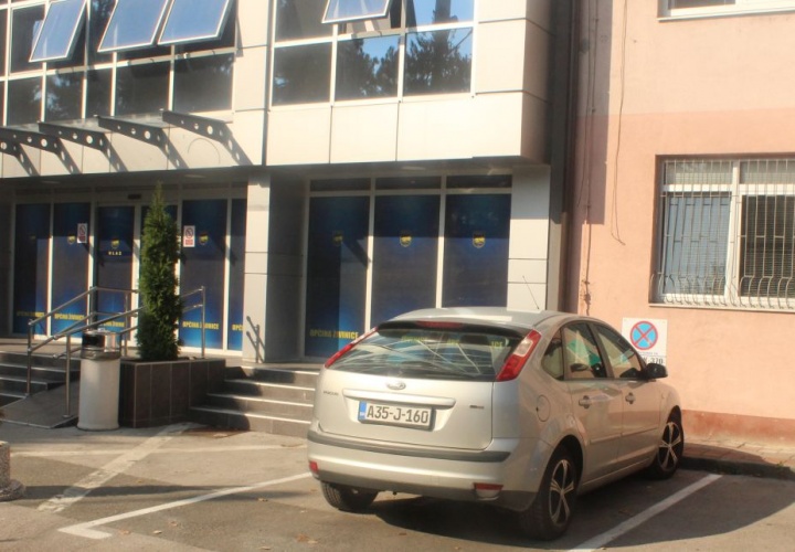 Postavljene prve smart ulične lampe i punjač za električne automobile u Gradu Živinice
