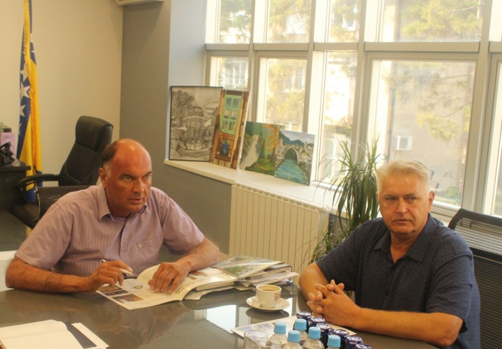 Gradonačelnik Samir Kamenjaković održao sastanak sa predsjednikom Udruženja „Most Živinice”