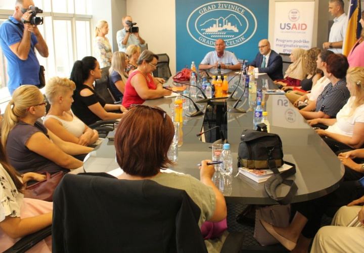 Potpisani ugovori o dodjeli grant sredstava za 14 korisnica Programa podrške mariginaliziranih grupa žena
