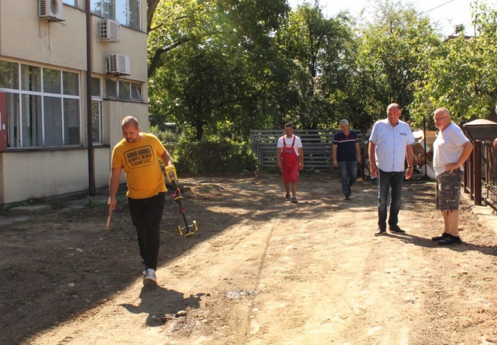 Izgradnja i asfaltiranje ulice oko Doma zdravlja Živinice