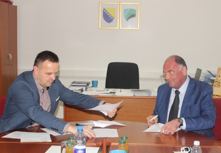 Potpisan ugovor o subvenciji za unapređenje i razvoj poslovnih zona TK