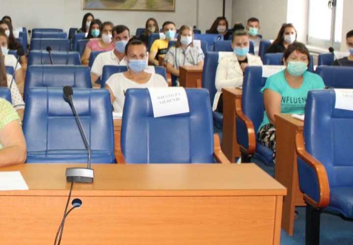 Potpisani ugovori za stipendiranje učenika i studenata