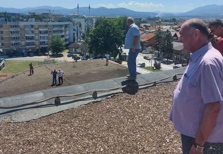 Završeni radovi na rekonstrukciji krova Bosanskog kulturnog centra u Živinicama