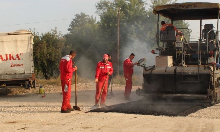 Asfaltirane nove dionice puta na području Mjesne zajednice Višća Gornja