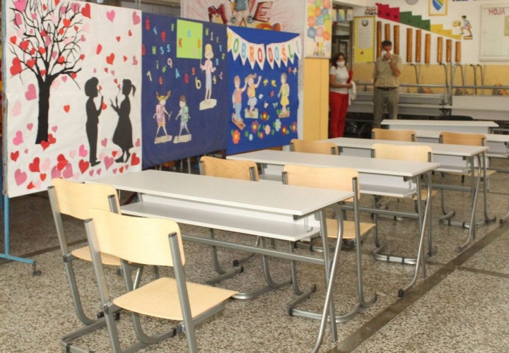 Izvršena primopredaja školskog namještaja za JU „Prva osnovna škola „ Živinice
