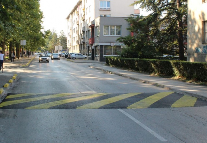 U Gradu Živinice postavljeni novi ležeći policajci