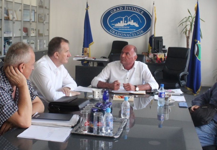 Pokrenuta inicijativa za donošenje Zakona o privremenom korištenju javnih površina na području TK