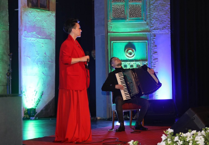 U Živinicama održan je koncert sevdah dive Amire Medunjanin