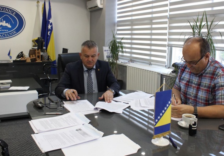 Potpisani Ugovori za izgradnju javne rasvjete u vrijednosti preko 100 hiljada KM